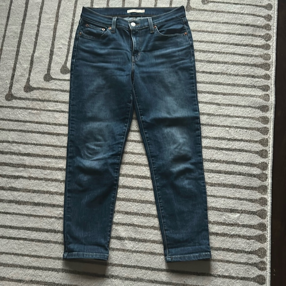 Levi’s boyfriend cropped